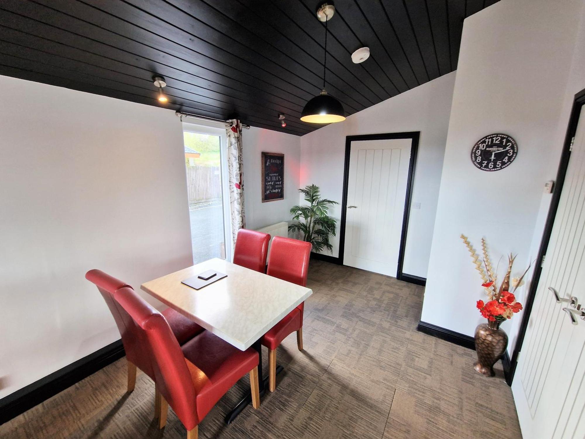 Ochil 9 With Private Hot Tub - Fife - Loch Leven - Lomond Hills - Pet Friendly Villa Kelty Екстериор снимка