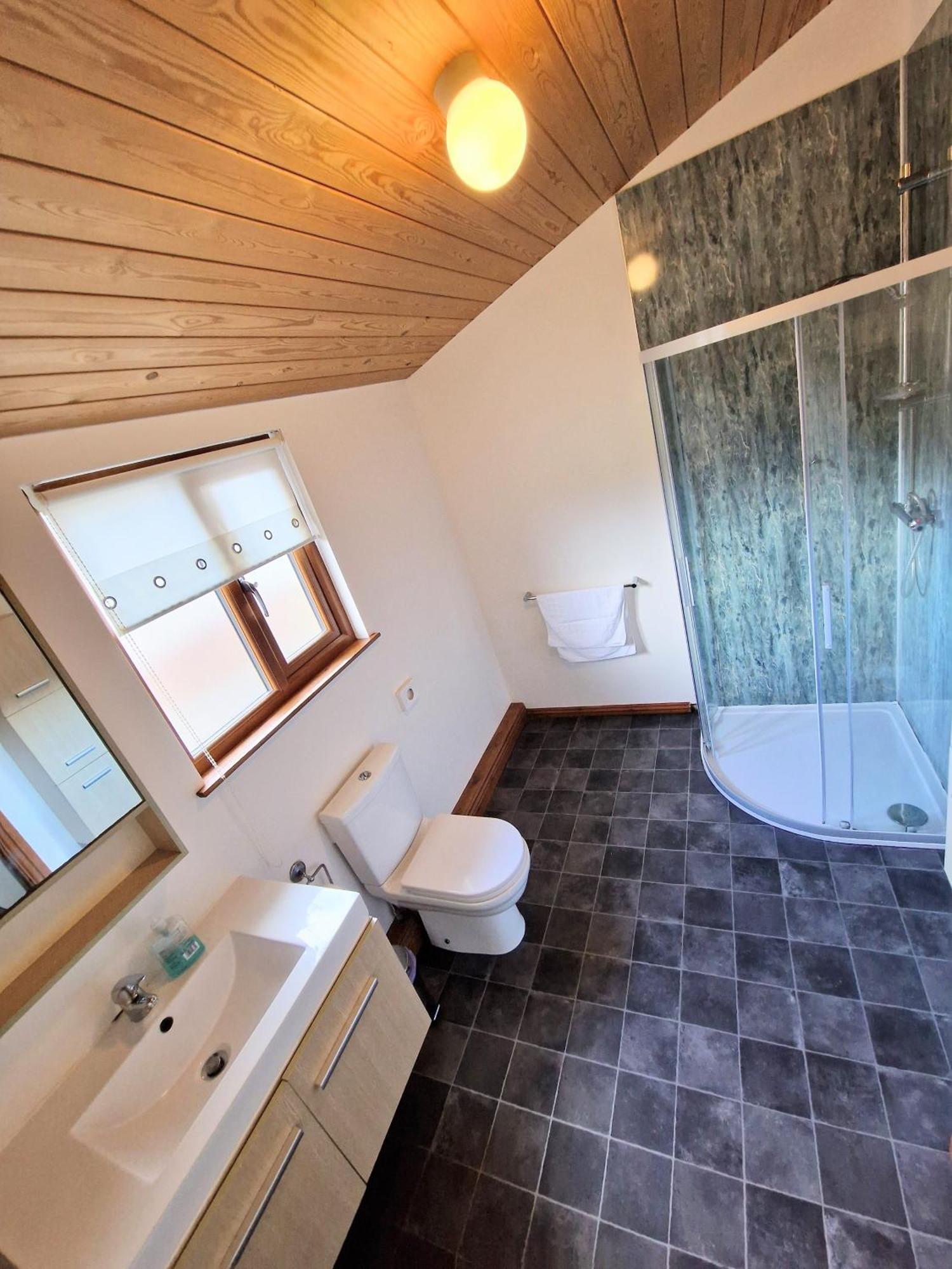 Ochil 9 With Private Hot Tub - Fife - Loch Leven - Lomond Hills - Pet Friendly Villa Kelty Екстериор снимка